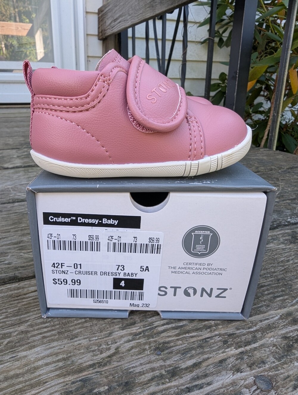 Stonz First Walking Shoes Size 4